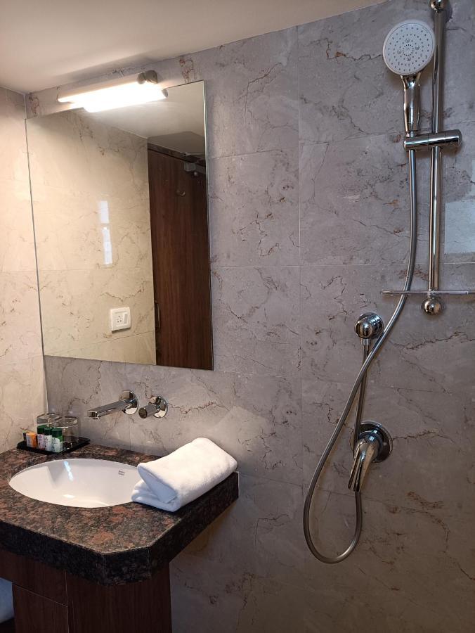 The Beacon Hotel Vadodara Ngoại thất bức ảnh