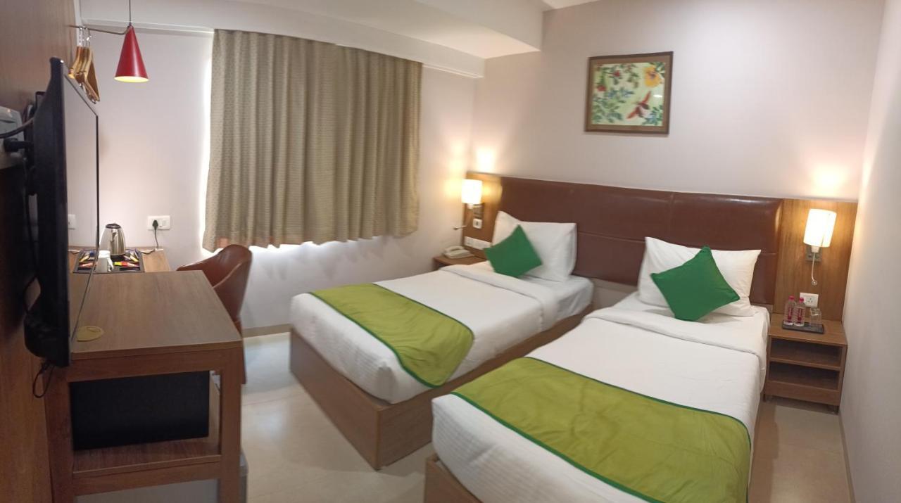 The Beacon Hotel Vadodara Ngoại thất bức ảnh