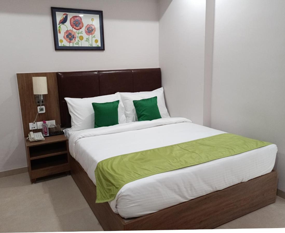 The Beacon Hotel Vadodara Ngoại thất bức ảnh