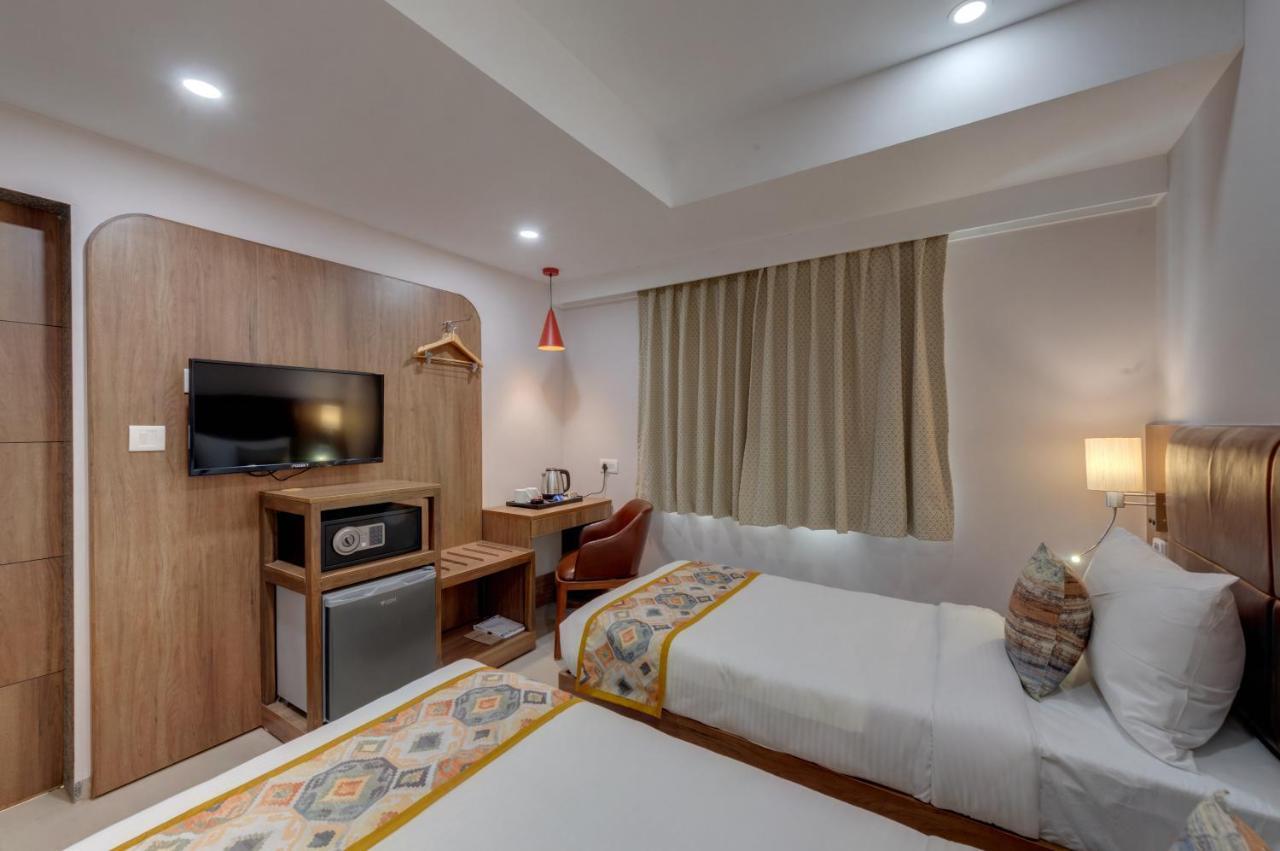The Beacon Hotel Vadodara Ngoại thất bức ảnh